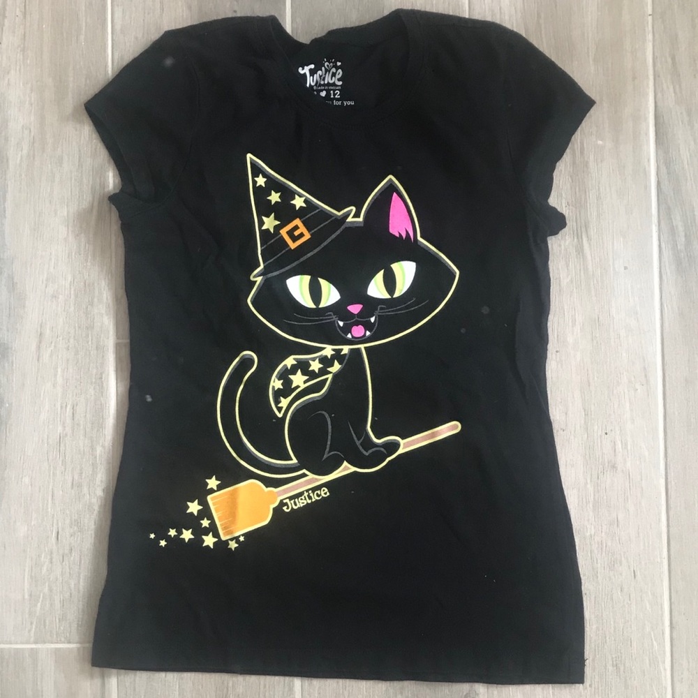 EUC Halloween shirt